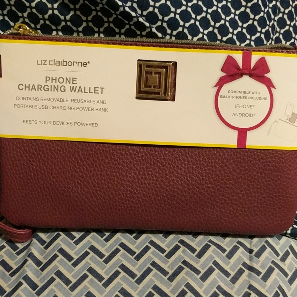 NWT-Liz Claiborne-Phone charging wallet